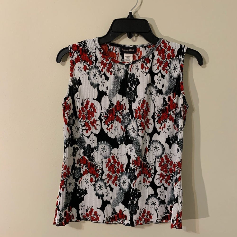 Brittany Black Sleeveless Top - Picture 2 of 11